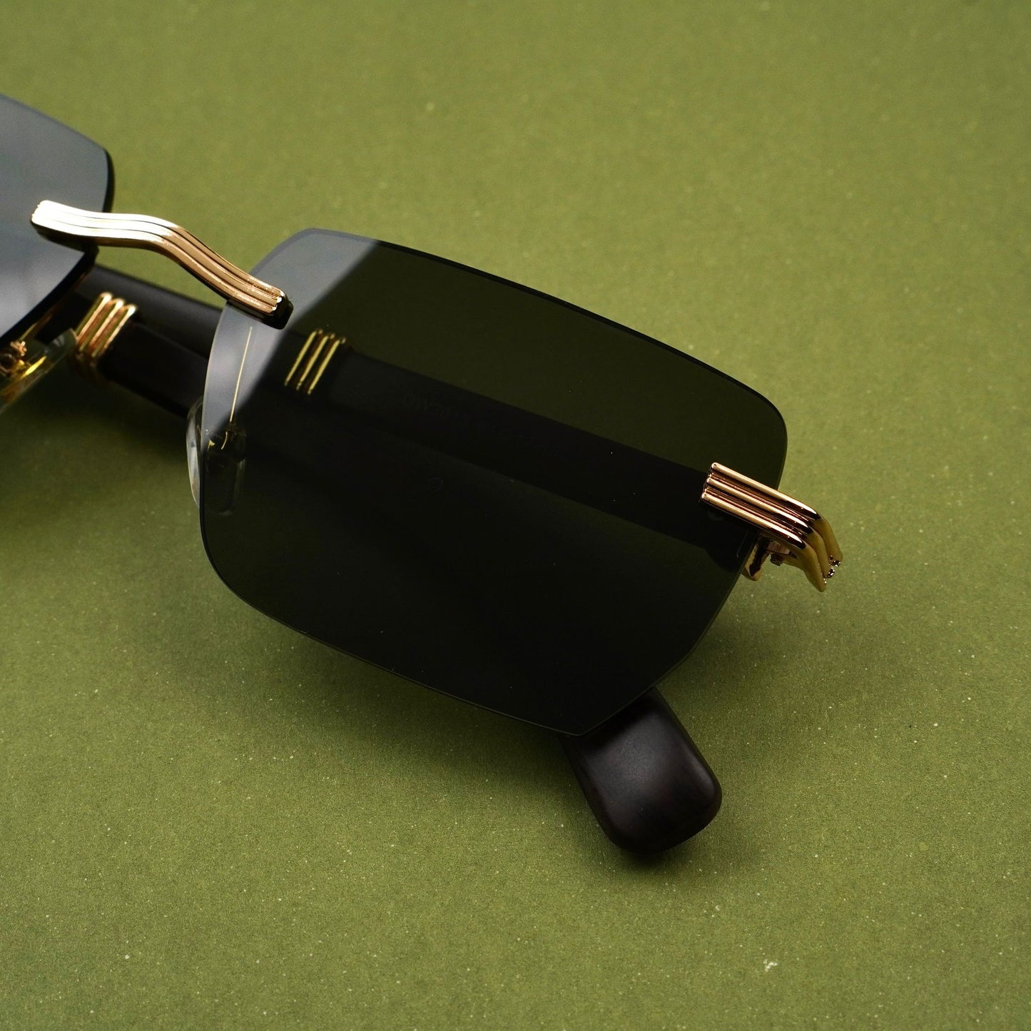 Emerald Noir - Sunglasses - Black