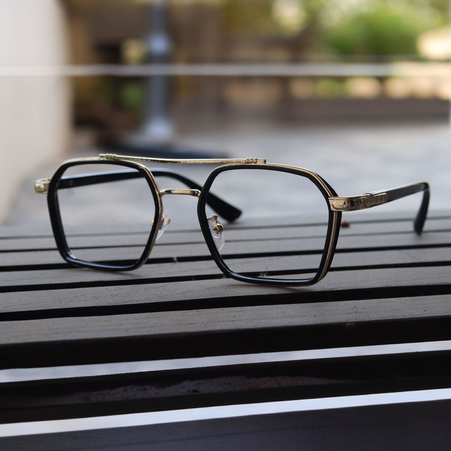 Elvore – Metal Screen Glasses – Gold Black